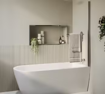 Freestanding Single Ended Right Hand Corner Shower Bath with Chrome Bath Screen with Towel Rail 1650 x 800mm – Amaro
